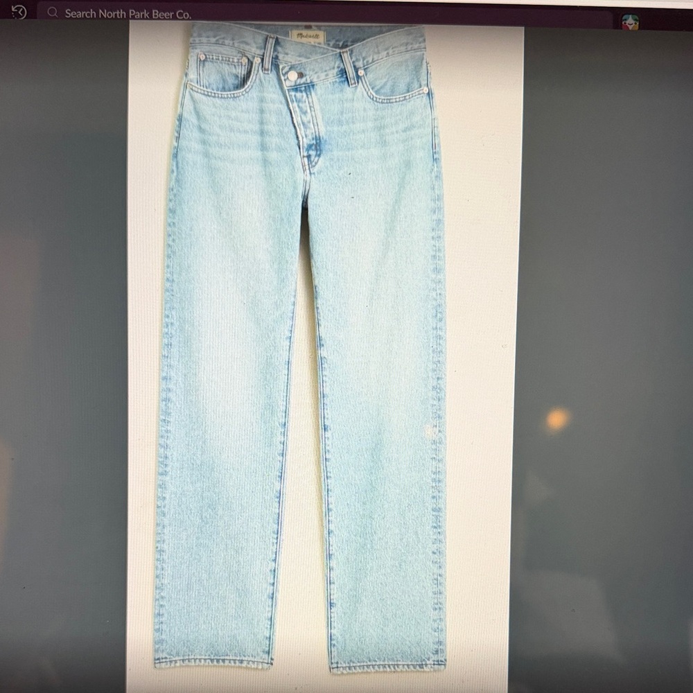 Madewell Low Slung Straight Jeans, light blue wash, size 31, crossover waist